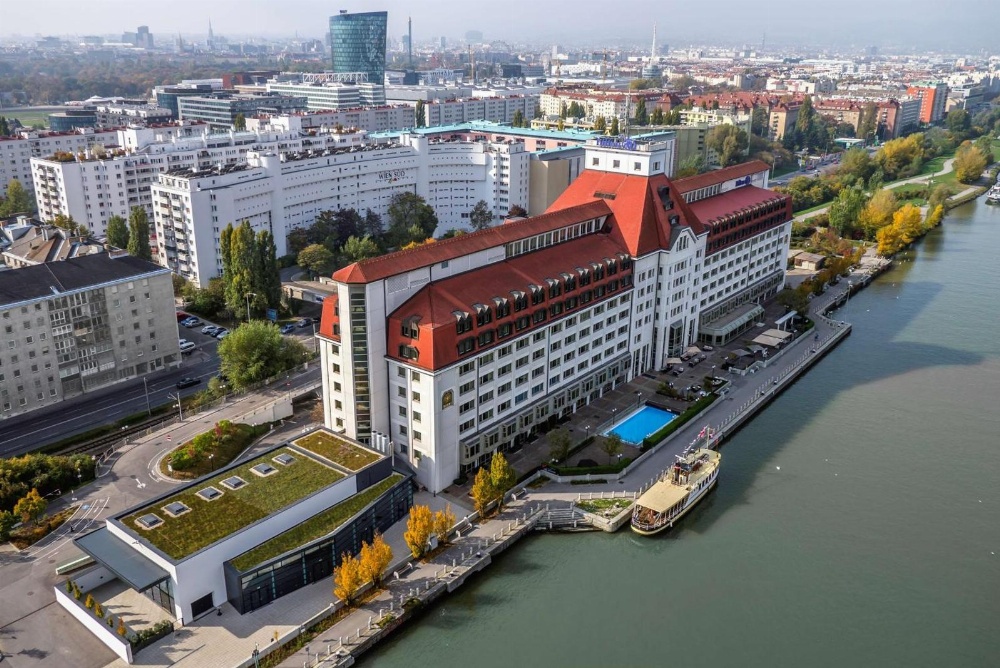 Hilton Vienna Waterfront Main image